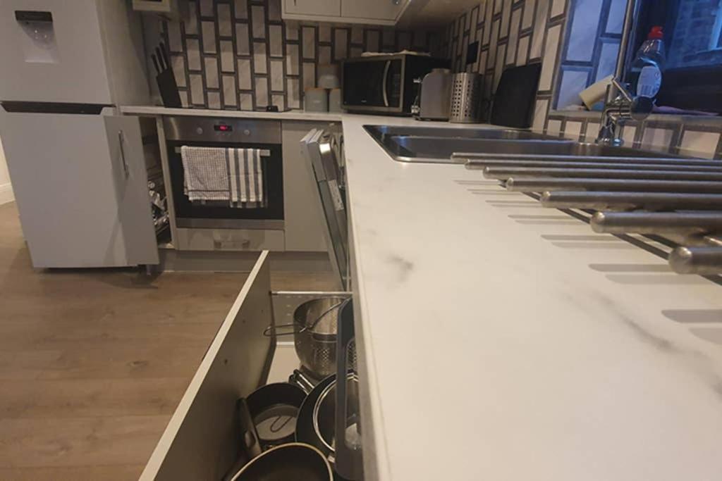 런던 Luxurious Hidden Gem In Wandsworth 아파트 외부 사진